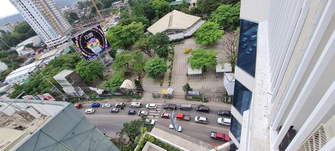 Inspiria Condo Units Beside Abreeza Mall Davao Stadt Exterior foto